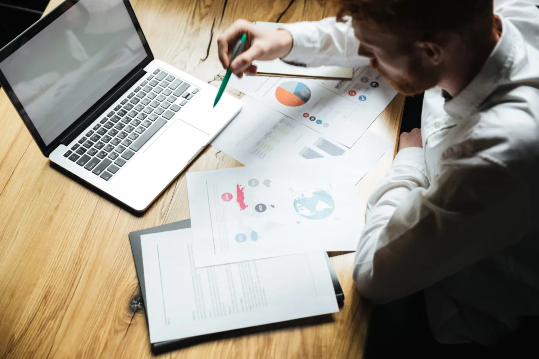Business credit report being elaborated