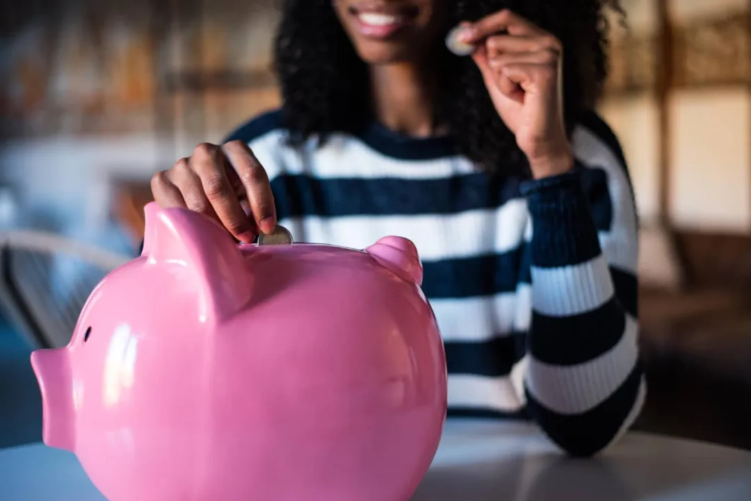 A kid learning about Financial Literacy for Young People.