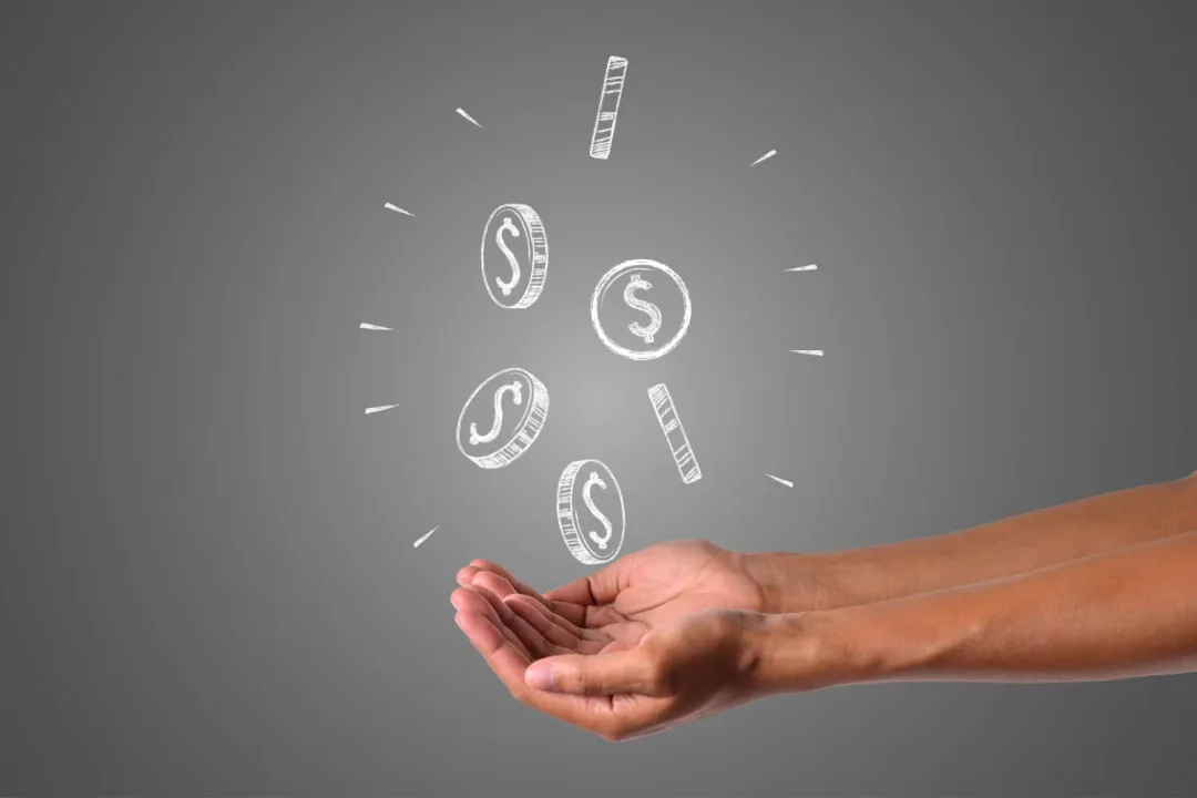 Person learning how cashback works and getting the money.