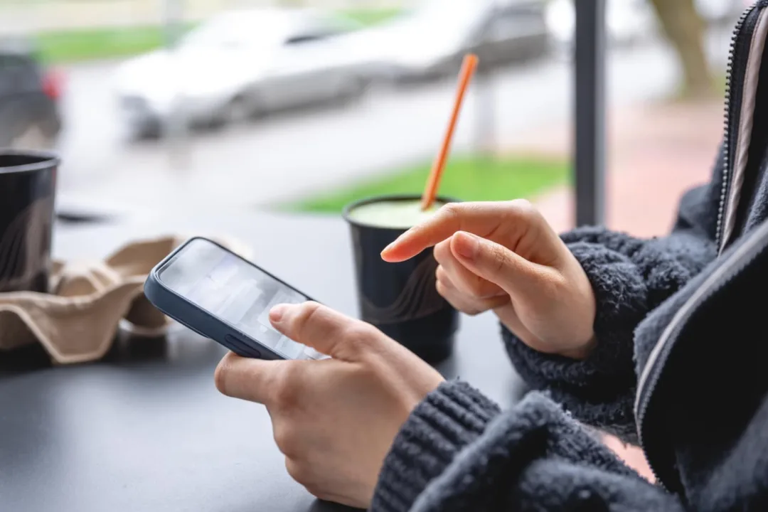 Mobile banking alerts on my smartphone