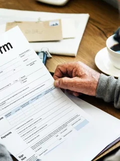A man learning about the Earned Income Tax Credit.