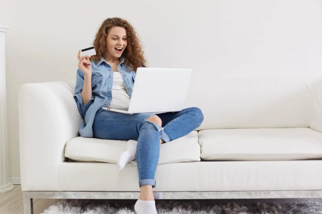 Woman learning How to Participate in Shein Saver.