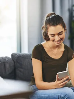 Woman using Shein Saver.