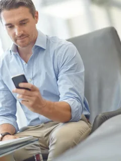 A man using his Mobile Check Deposit.