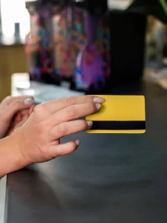 Someone using the Petal 2 Visa.