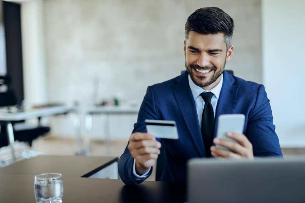 Can I Use a Business Credit Card for Personal Expenses? Find Out if It’s Prohibited