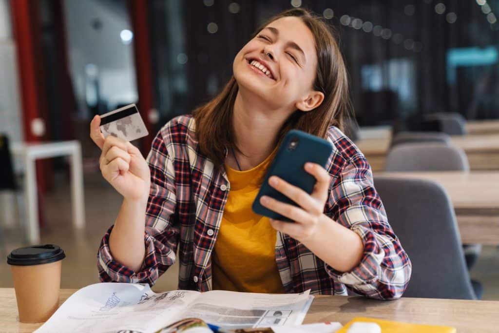 Credit Card Rewards: Learn All About Them and How to Earn!