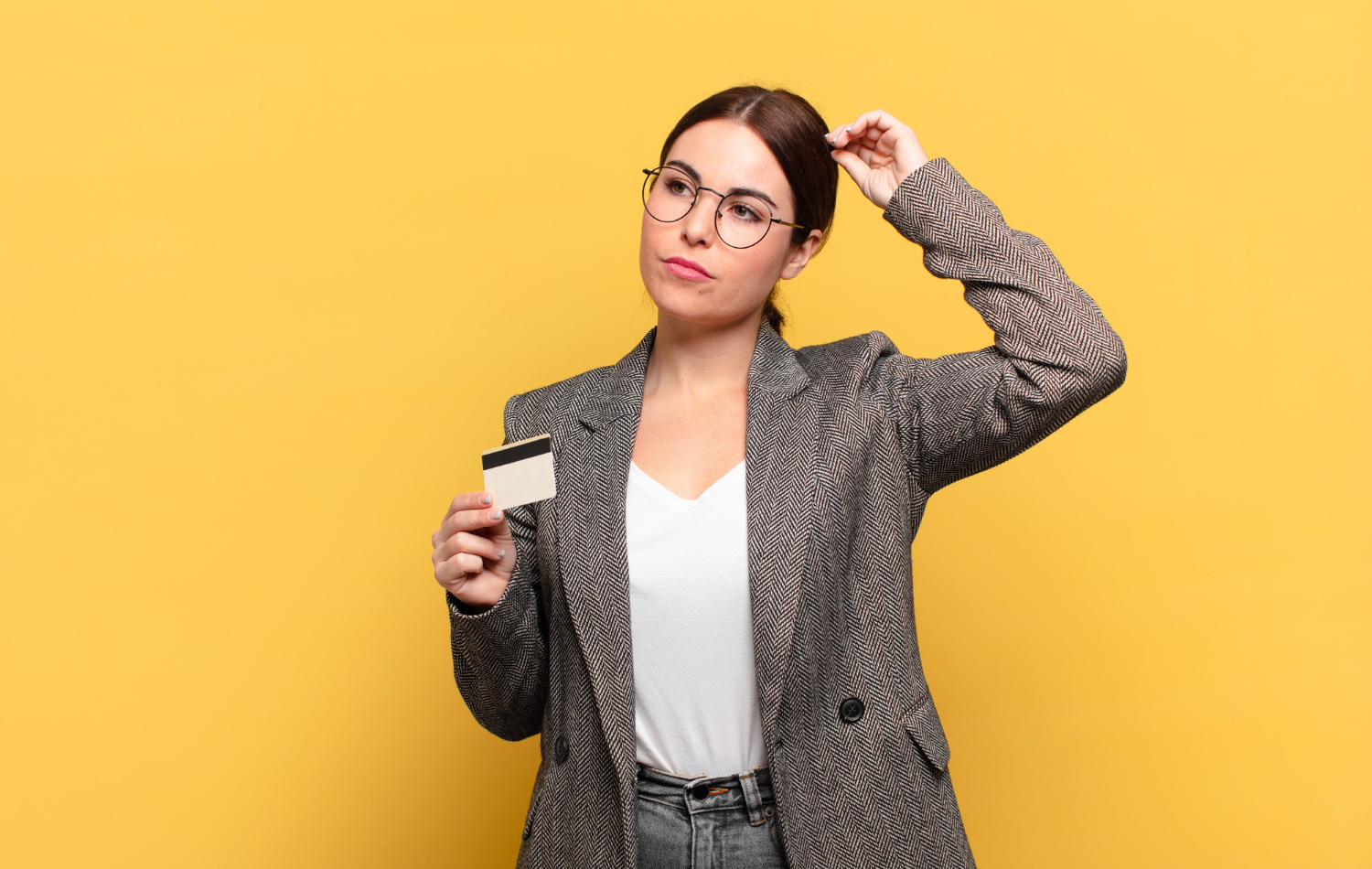 Person in doubt of when to apply for a new credit card