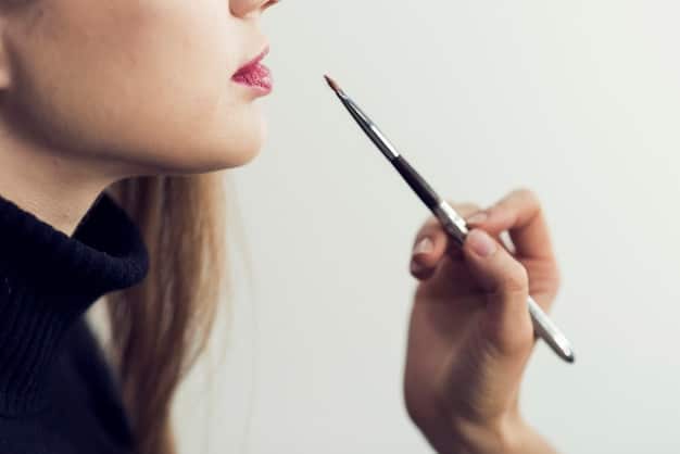 Master Eyeliner Like a Pro: Step-by-Step Guide