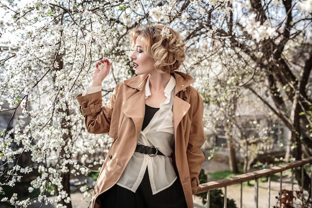 Seasonal Style Guide: Outfit Inspiration for Spring, Summer, Fall, and Winter