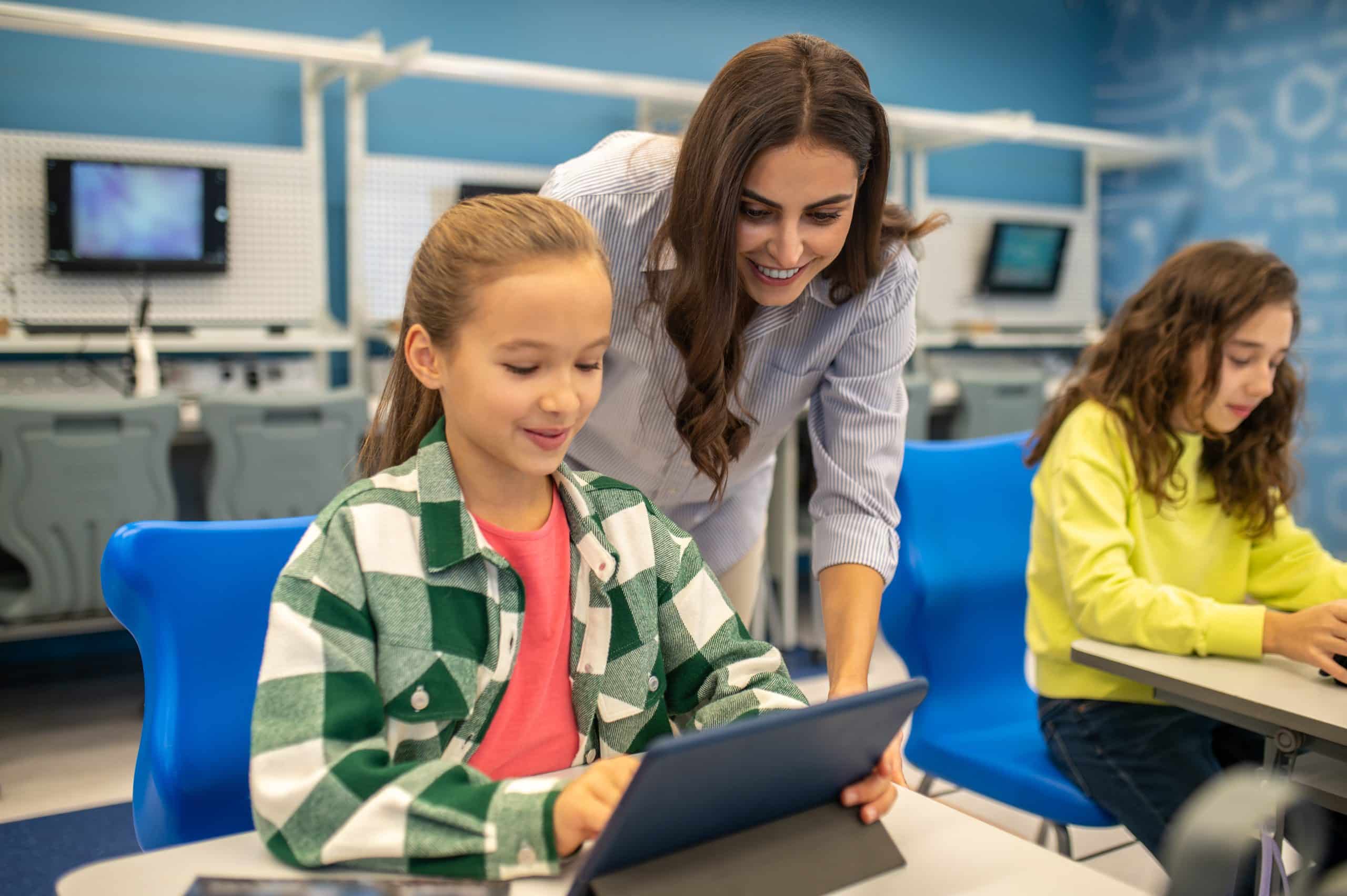 Infraestrutura conectada nas escolas ENEC
