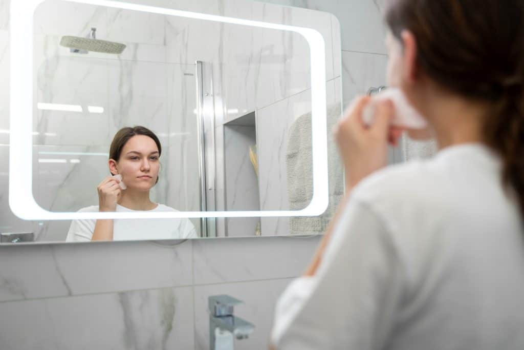 Smart Mirrors for Beauty Tech 2026: The Next Generation of AI Skincare and AR Mirrors